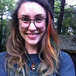 Meet your Posher, Chloe